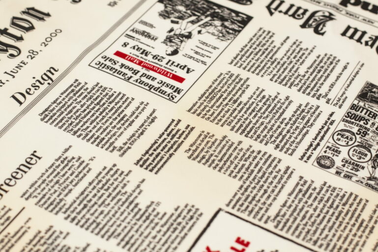 Tkanina obiciowa Mikrofaza Newspaper Gazeta - obrazek 3