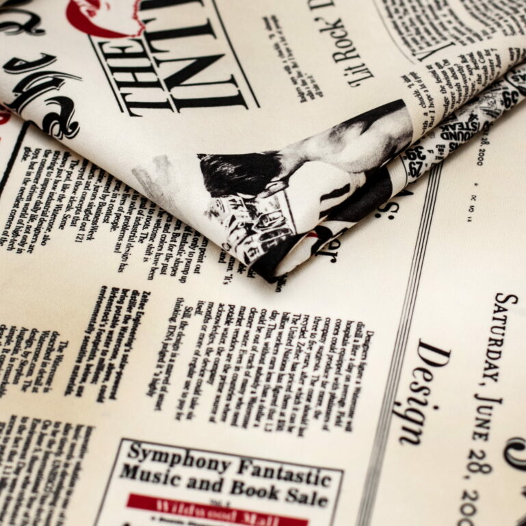 Tkanina obiciowa Mikrofaza Newspaper Gazeta