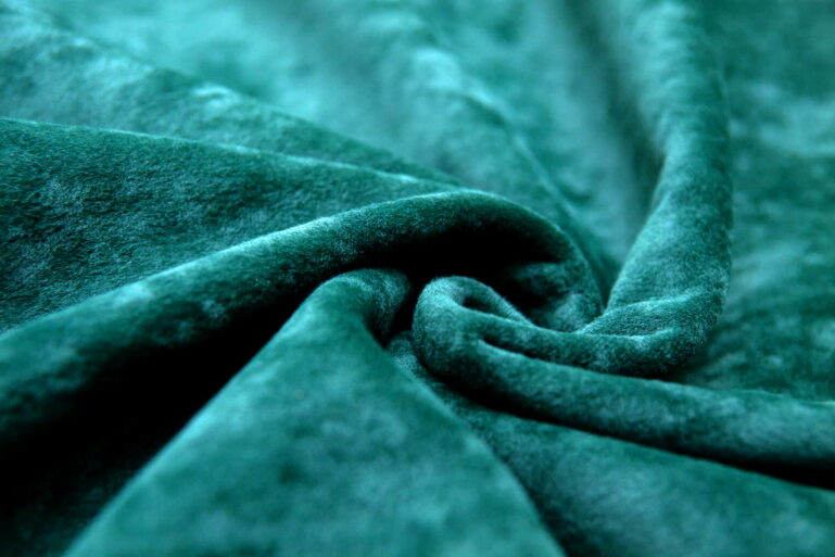 Tkanina obiciowa Cozy Velvet emerald - obrazek 3