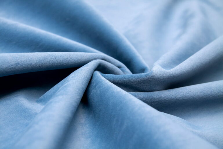 Tkanina obiciowa Cozy Velvet blue - obrazek 3
