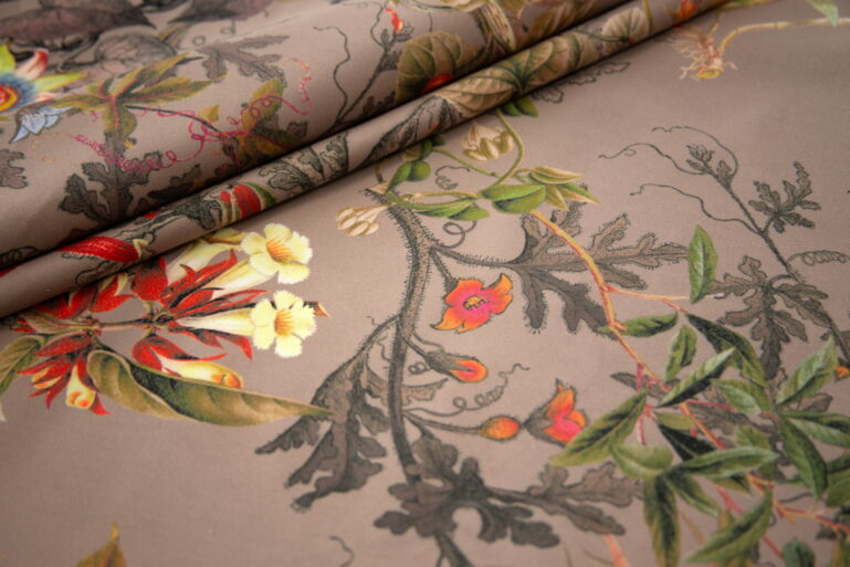 Tkanina obiciowa Floristic taupe - obrazek 2